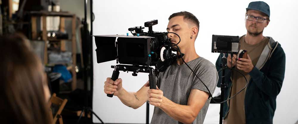 Crafting Cinematic Magic: Neo’s Diploma in Cinematography Revealed